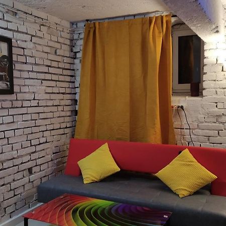 كراكوفيا Cosy Dungeon Double Room With Ac المظهر الخارجي الصورة
