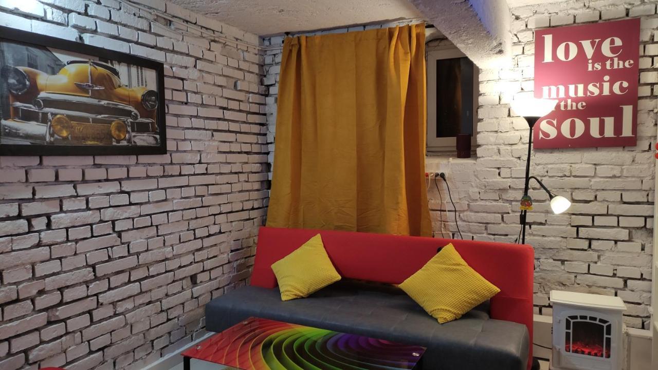 كراكوفيا Cosy Dungeon Double Room With Ac المظهر الخارجي الصورة