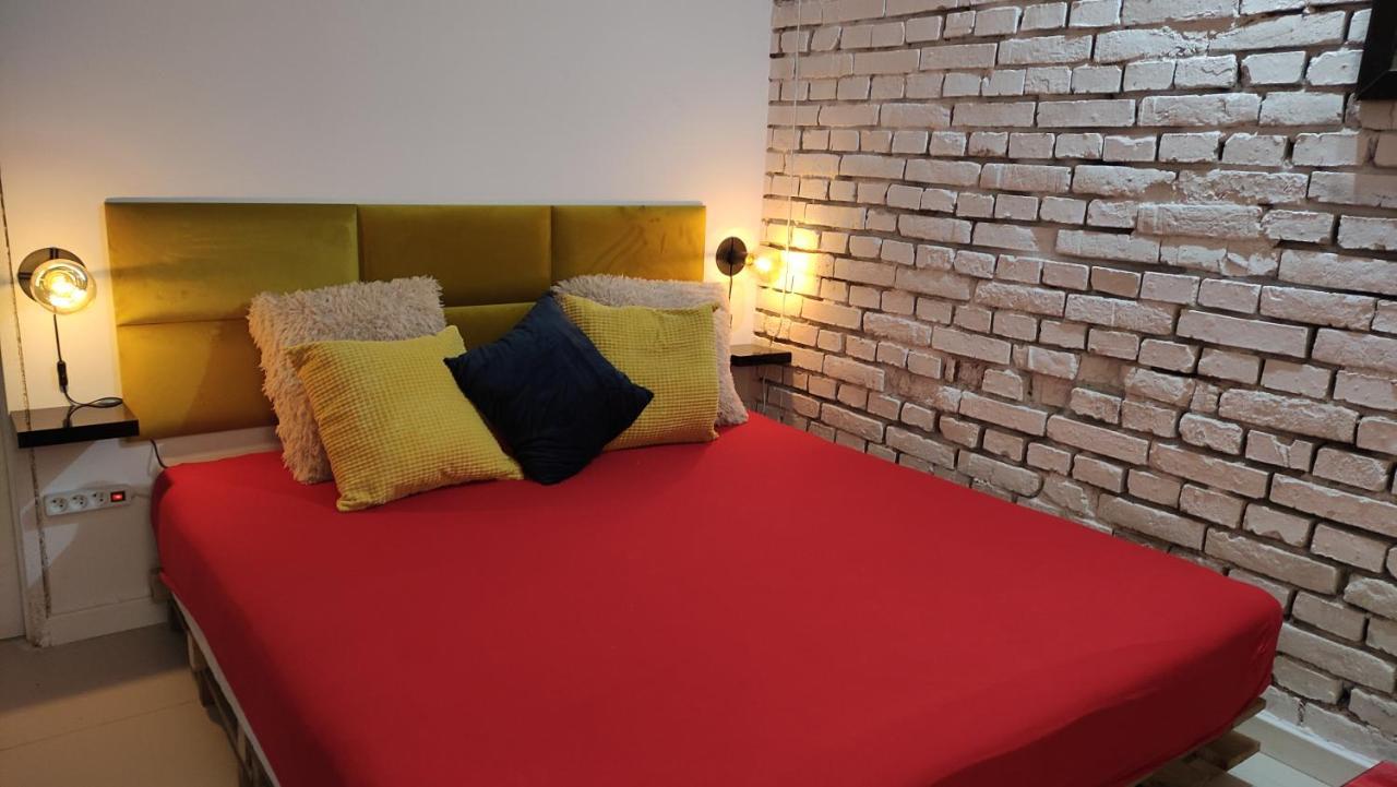 كراكوفيا Cosy Dungeon Double Room With Ac المظهر الخارجي الصورة