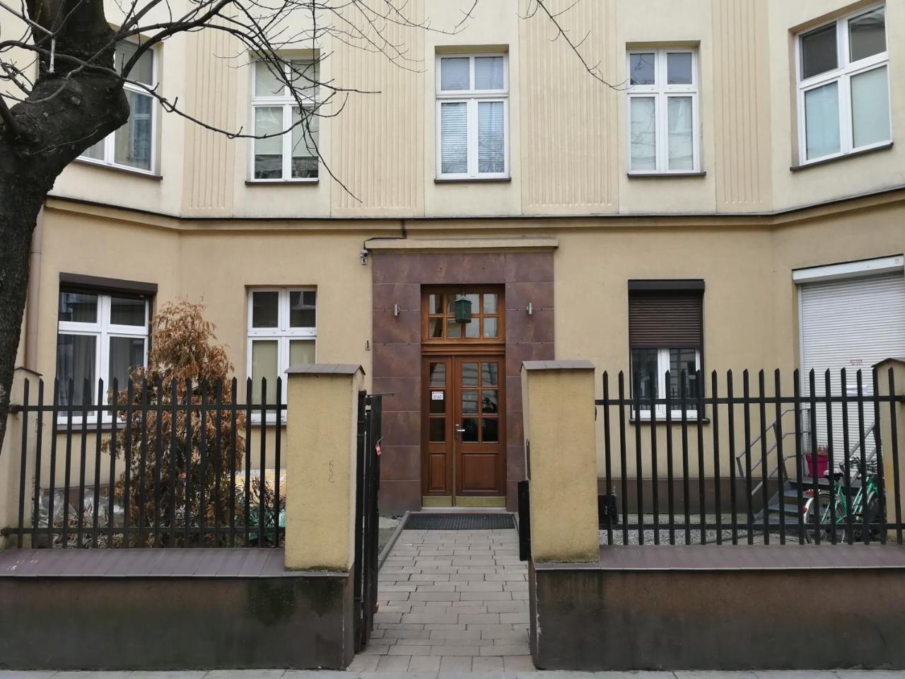 كراكوفيا Cosy Dungeon Double Room With Ac المظهر الخارجي الصورة