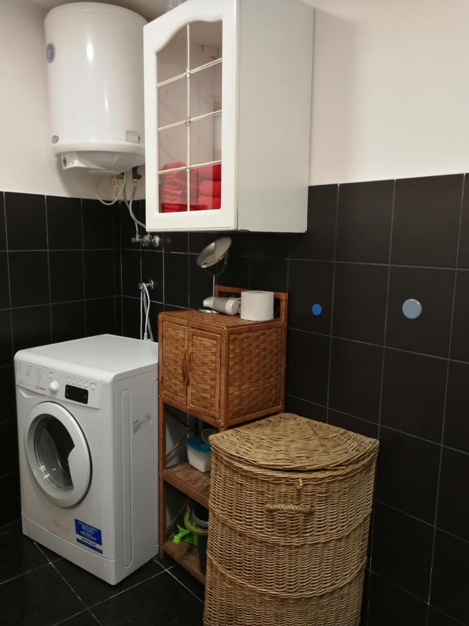 كراكوفيا Cosy Dungeon Double Room With Ac المظهر الخارجي الصورة
